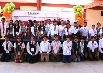 Destacan alumnos de La Paz en la Olimpiada del Conocimiento Infantil 2025