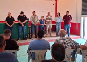 Informa SEPADA a productores de La Paz sobre la enfermedad del Newcastle