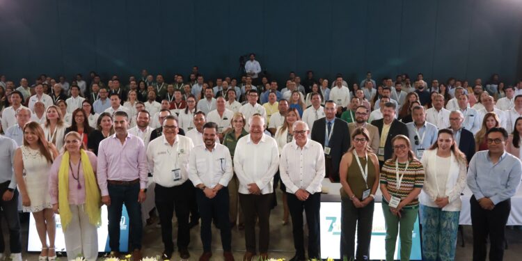Clausura gobernador Víctor Castro Reunión Regional del IMSS 2025