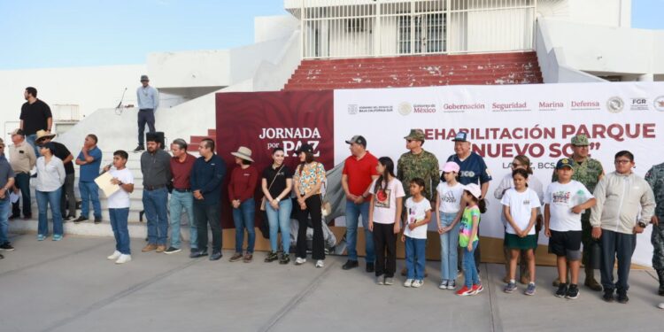 Encabeza gobernador VCC jornada de limpieza en la unidad deportiva Nuevo Sol