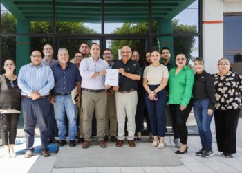 Firma CECyTE comodato de albergue en Comondú para uso educativo 