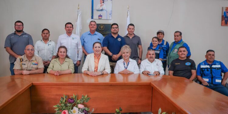 FORTALECEN VÍNCULOS INTERNACIONALES: ALCALDESA EDITH AGUILAR SE REÚNE CON LA AGENCIA CONSULAR DE EE.UU. EN LOS CABOS