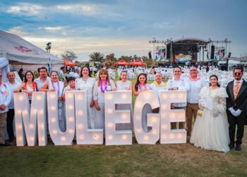 Maribel Collins inaugura festival que recauda fondos para proyecto social en BCS