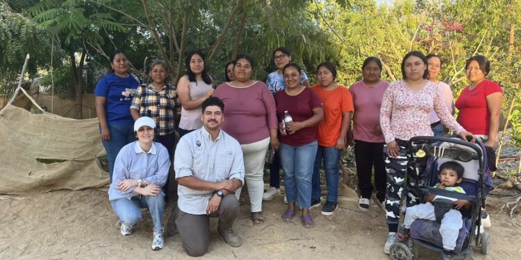 Imparten taller “Mejorando nuestro suelo con agroecología”