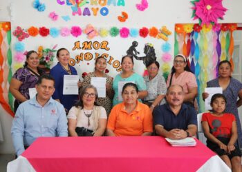 Concluyen mujeres de la colonia Roma curso de confección impartido por el DIF La Paz