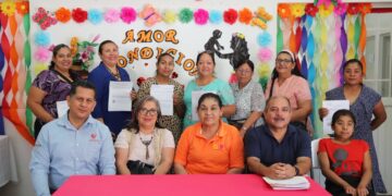 Concluyen mujeres de la colonia Roma curso de confección impartido por el DIF La Paz