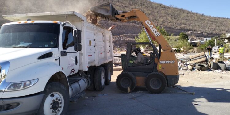 Servicios Públicos de La Paz refuerza limpieza urbana y mejoras en caminos rurales