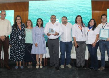 Empresas y organizaciones comprometidas con el aprendizaje reciben el distintivo APEX