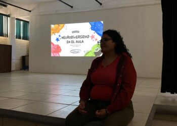 Dirección de Inclusión imparte plática de neurodivergencias a docentes del COBACH