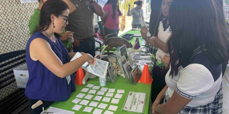 Ayuntamiento de La Paz realiza Feria Ambiental en el CETMAR