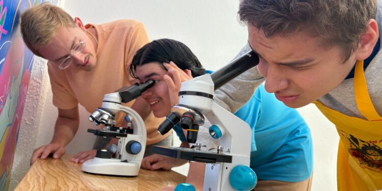 Dirección Municipal de Inclusión impulsa la ciencia para todos con “Pinta a una Estrella”