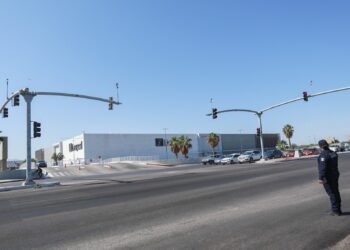 Entra en funciones un nuevo semáforo en el bulevar Olachea para mejorar la movilidad: Milena Quiroga 