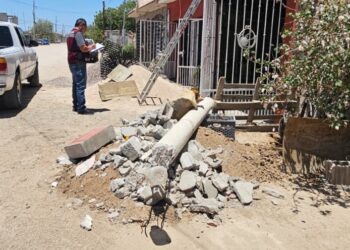 Inspectores de vía pública supervisan predios obstruidos en la ciudad de La Paz