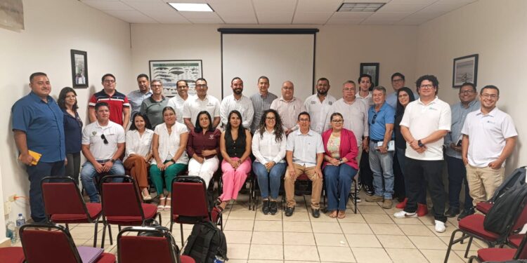 ZOFEMAT La Paz se capacita para fortalecer la gestión responsable