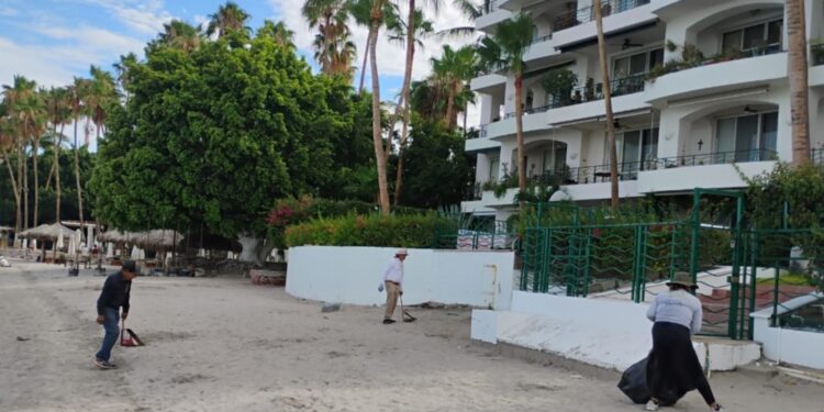 Recolectan más de 6 toneladas de residuos en playas de La Paz