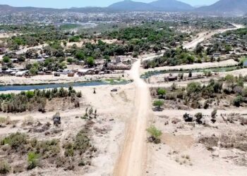 Habilitan arroyo como ruta alterna por obras de pavimentación del Camino Viejo a San José