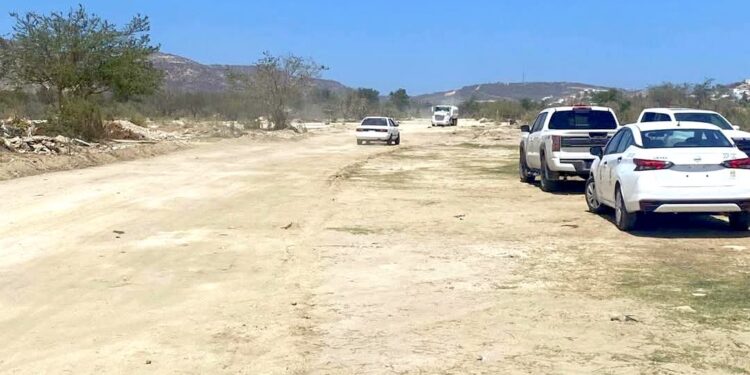 Supervisan vías alternas ante inicio de trabajos de pavimentación en Camino Viejo a San José