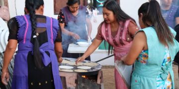 Vendedoras ambulantes de la Marina de Cabo San Lucas agradecen apoyo del Ayuntamiento de Los Cabos