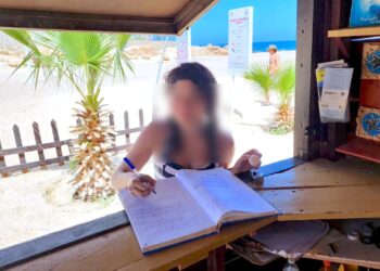 Colaborador de Zofemat ayuda con labores de rescate a turista en playa Las Viudas