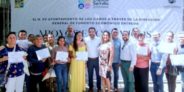 Impulsa alcalde Christian Agúndez desarrollo económico de personas emprendedoras y microempresarias de Los Cabos