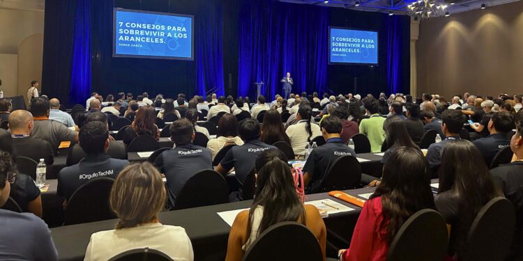 Impulsa alcalde Christian Agúndez innovación turística en el 10° Foro Internacional de Marketing y Venta Los Cabos