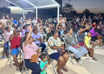 Atiende Ayuntamiento de Los Cabos necesidades prioritarias en la colonia La Ballena