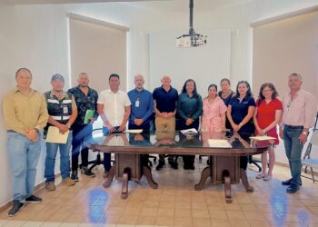 Atienden autoridades de Cabo San Lucas a colonos de El Tezal; coordinan acciones para ordenamiento vial