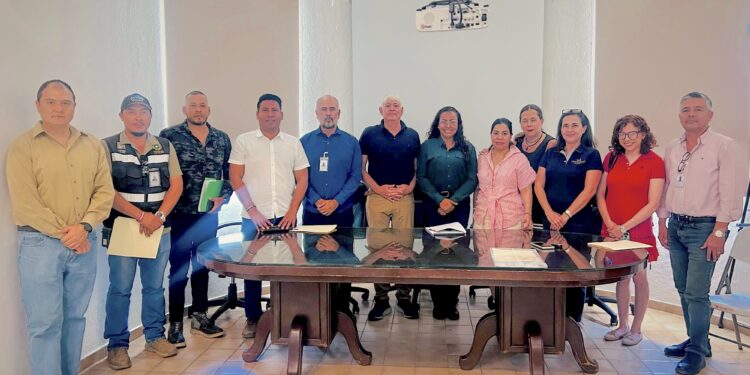 Atienden autoridades de Cabo San Lucas a colonos de El Tezal; coordinan acciones para ordenamiento vial