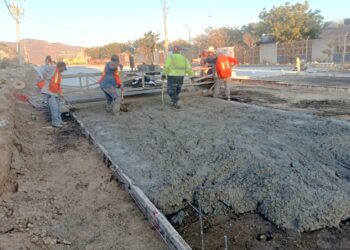 Avanza pavimentación de calles para mejorar movilidad urbana en Los Cabos