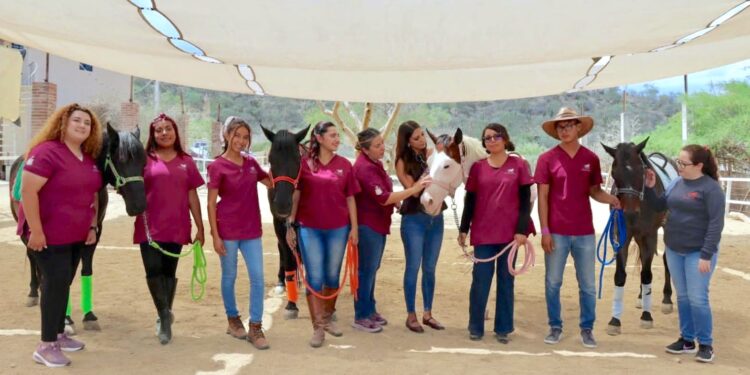 Firma DIF Los Cabos convenio con el Centro Ecuestre Domecq en beneficio de la niñez con discapacidad