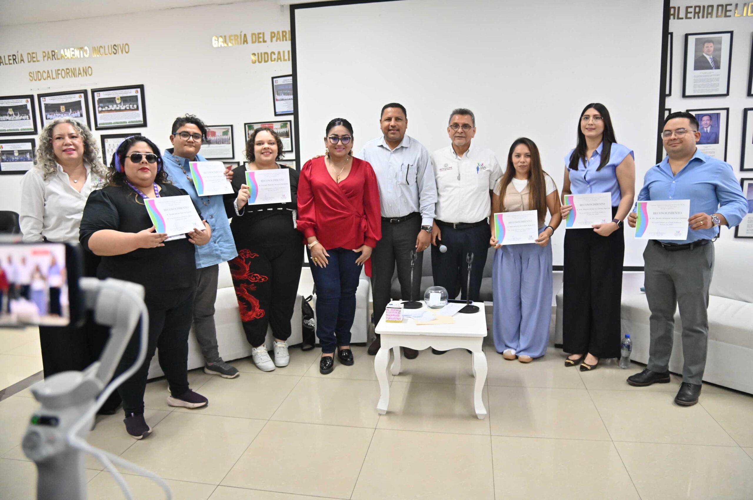 Urge presupuesto y políticas públicas para las personas autistas, conclusiones en el panel “Autismo hoy 2025”