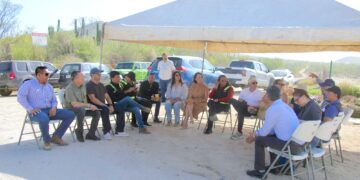 Avanza coordinación entre autoridades de Cabo San Lucas y colonos de El Tezal para ordenamiento vial 