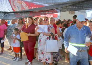  Familias de la colonia Gastélum reciben diversos apoyos a través del Ayuntamiento de Los Cabos y Antorcha Campesina