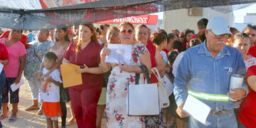  Familias de la colonia Gastélum reciben diversos apoyos a través del Ayuntamiento de Los Cabos y Antorcha Campesina