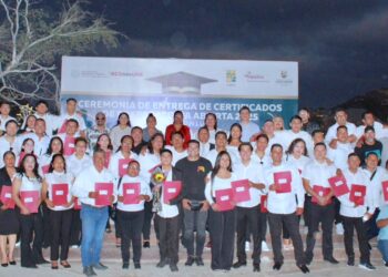 Entregan 62 certificados de Preparatoria Abierta en Cabo San Lucas