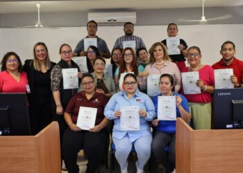 Clausura ICATEBCS curso de apoyo audiovisual a personal del SEDIF