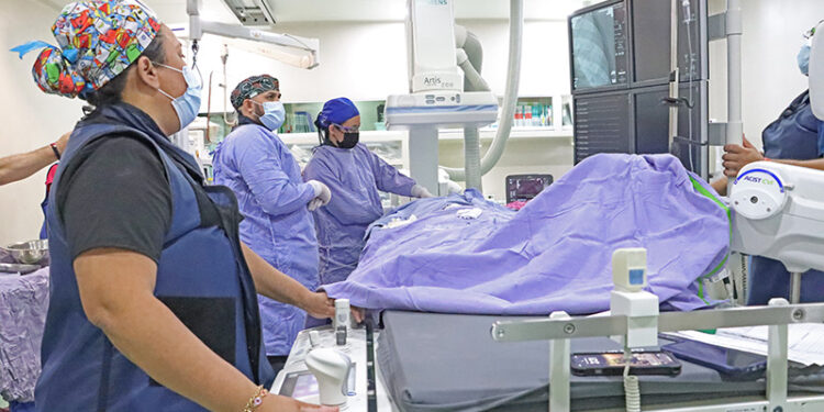 Realizan cateterismos pediátricos en la nueva unidad de hemodinamia del Hospital Salvatierra