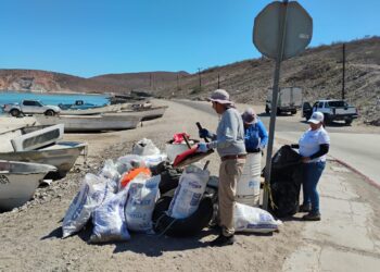 Recolecta Zofemat más de 9 toneladas de residuos en playas de La Paz