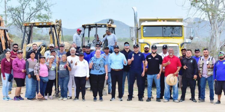 Realizan jornada de limpieza en colonia La Ballena etapa 2