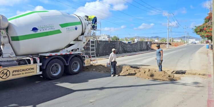 Rehabilitan descargas sanitarias en la avenida Constituyentes y de la escuela Bicentenario en Cabo San Lucas