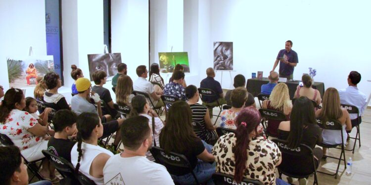 Presentan en Cabo San Lucas el poemario ganador de los LII Juegos Florales “Margarito Sández Villarino”