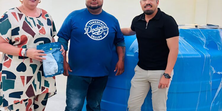 Gestiona regidora Marisela Peralta entrega de tinacos y cisternas para habitantes de Santa Cruz y La Ribera