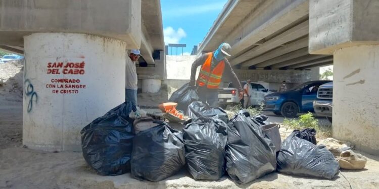 Intensifican limpieza en carreteras y cauces de arroyos en Los Cabos