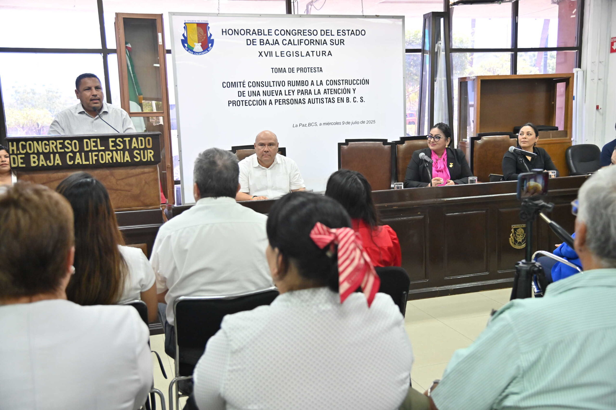 Toman protesta integrantes del Comité Consultivo rumbo a Ley para Atención y Protección a Personas con Espectro Autista en BCS