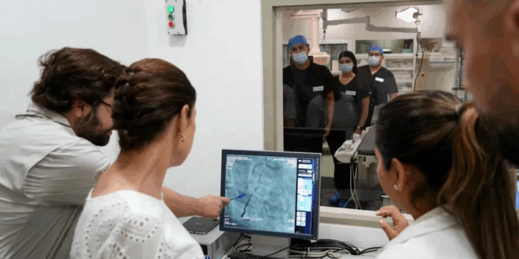 🟢 Claudia Sheinbaum inaugura histórica sala de hemodinamia en La Paz, Baja California Sur