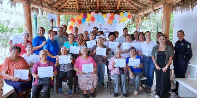Inauguran en Cabo San Lucas actividades por el Día del Abuelo en la Casa de Día de colonia Los Cangrejos