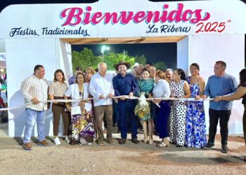 Coronan autoridades a la Reina y Princesa de las Fiestas Tradicionales de La Ribera 2025
