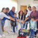 Entrega delegada útiles escolares, alimentos y material deportivo a familia de Cabo San Lucas