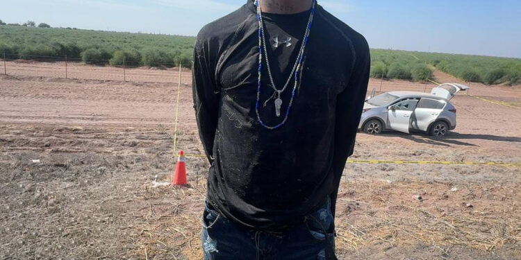 Se aseguran persona, armas de fuego y presunto narcótico tras enfrentamiento en Comondú