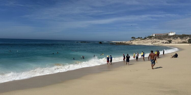 Celebran Bomberos de Cabo San Lucas alianza con la Federación Mexicana de Salvamento y Rescate Acuático 